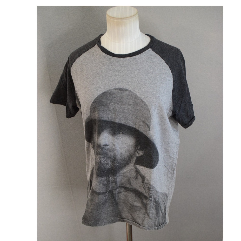 66 North T Shirt Large Jon Fisherman Tee Grey Raglan Graphic Baseball